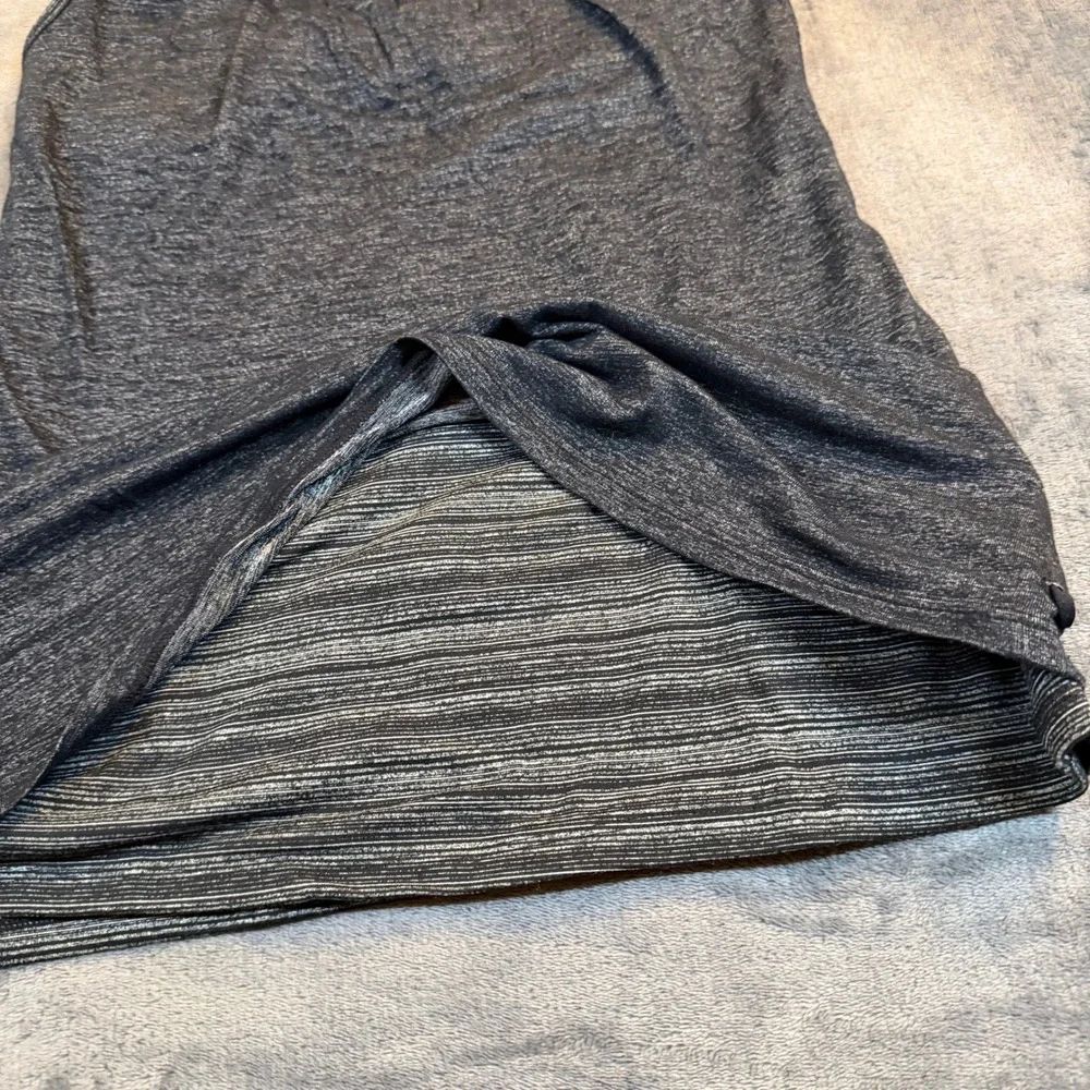 Athleta Space Dye Racerback Tank Top Shelf Bra Gray Womens Small 919068 - Picture 6 of 10